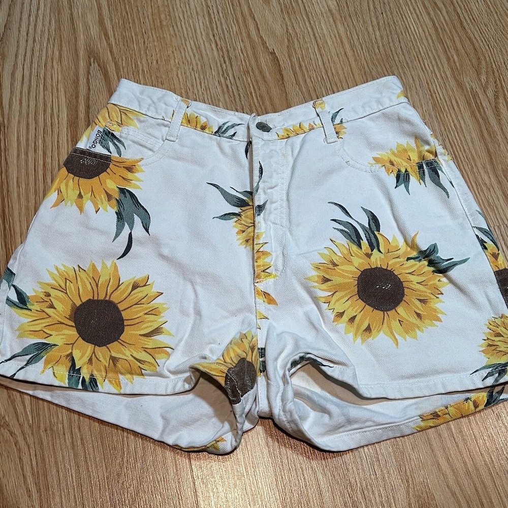 Vintage Bongo high waisted sunflower‎ shorts 7